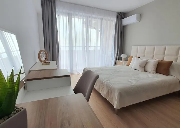 Apartahotel Solemare By The Sea Aheloy