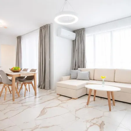 Solemare Luxury 2 Bedroom 아헬로이